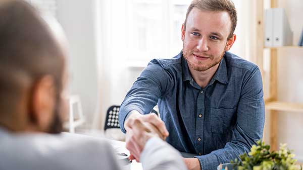 Les chargés de relation entreprises de la MPIE du Pays de Saint-Omer accompagnent les entreprises dans l’optimisation de leur processus de recrutement